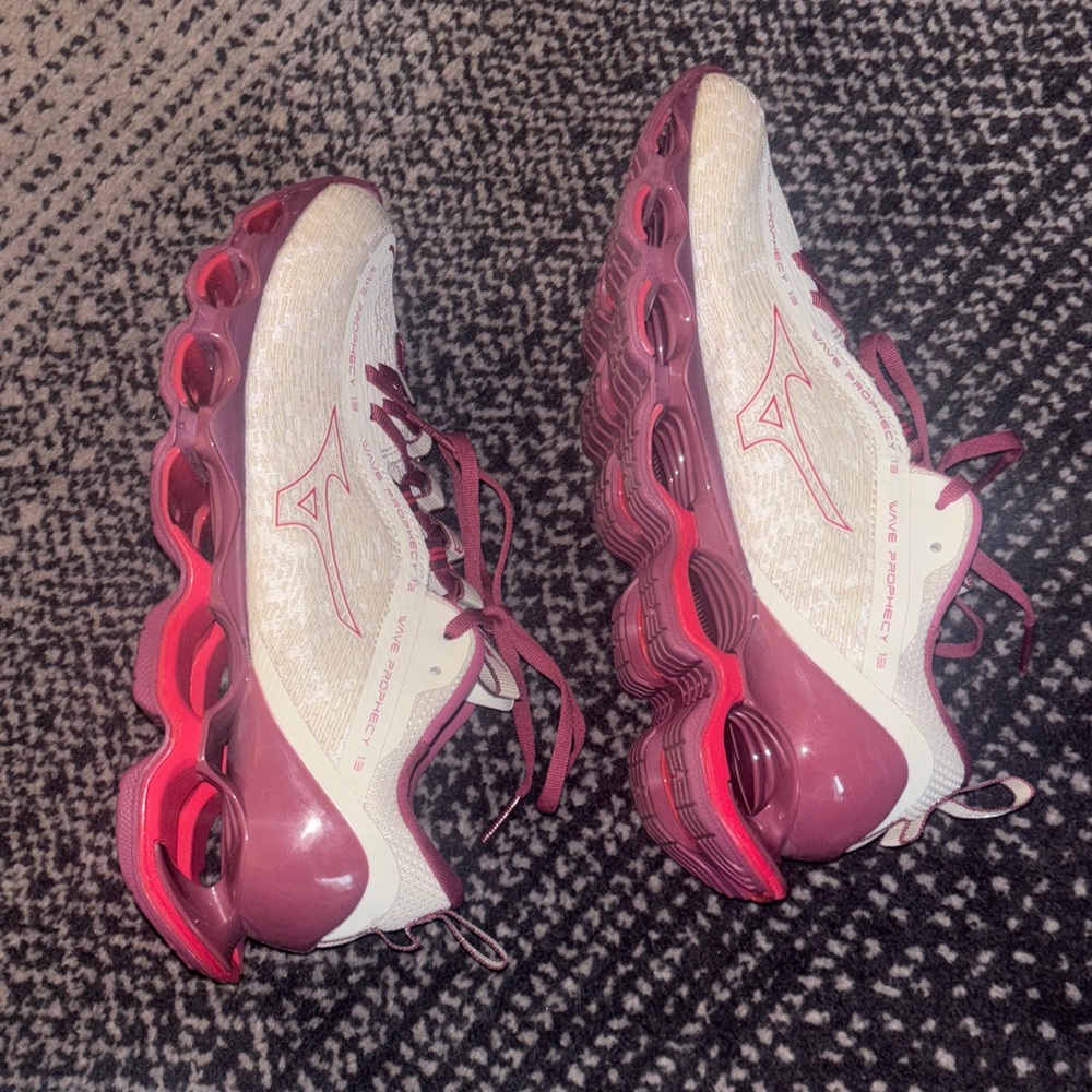 Mizuno Women's Running Sneakers White and Pink | Size 8 - Picture 3 of 7